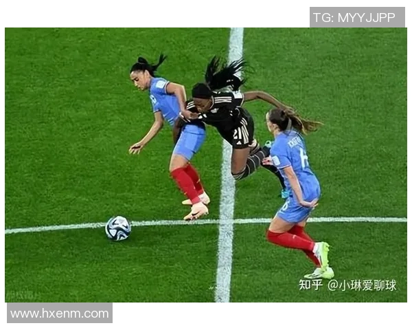 巴西女足与意大利女足激战正酣谁能在世界杯赛场上笑到最后